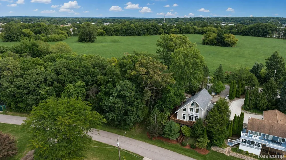 15420 Jennings Road Fenton City, MI 48430