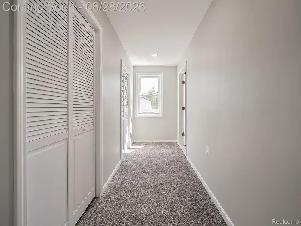 3402 Elmhurst Avenue Royal Oak City, MI 48073