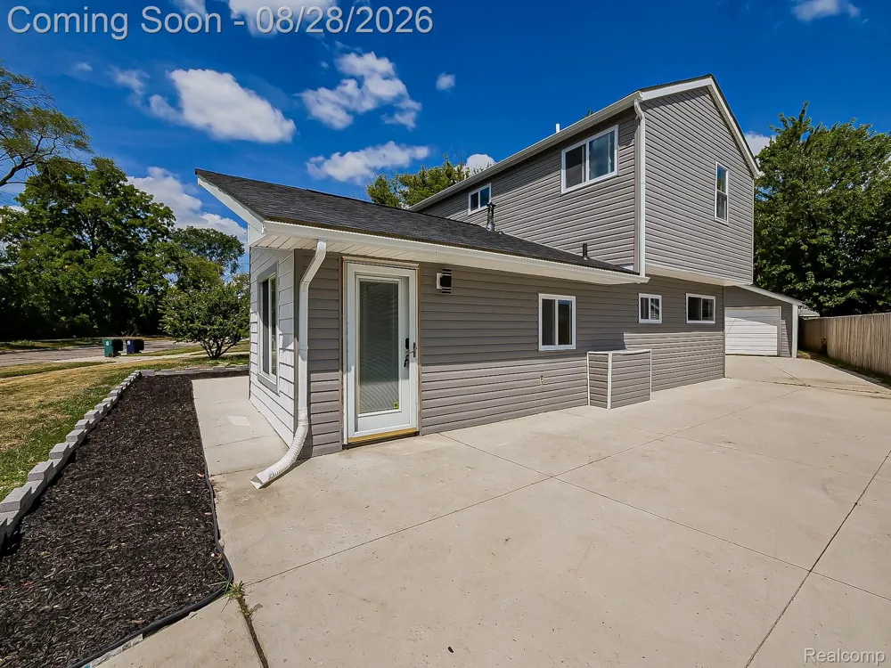 3402 Elmhurst Avenue Royal Oak City, MI 48073
