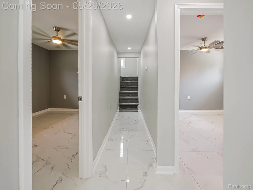3402 Elmhurst Avenue Royal Oak City, MI 48073