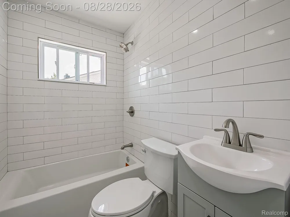 3402 Elmhurst Avenue Royal Oak City, MI 48073