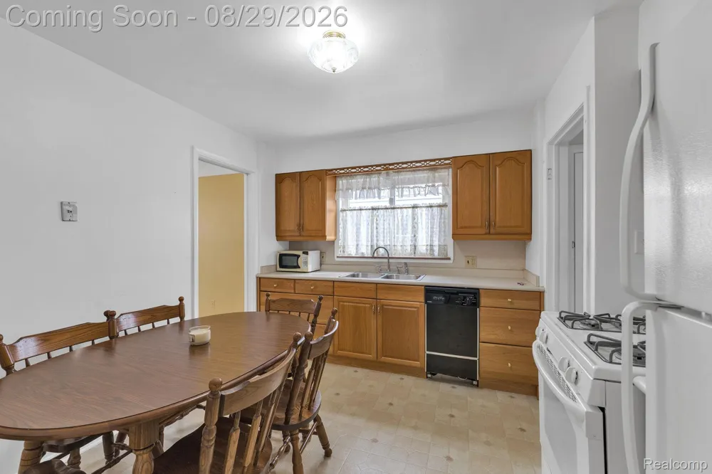 141 Robindale Avenue Dearborn City, MI 48128