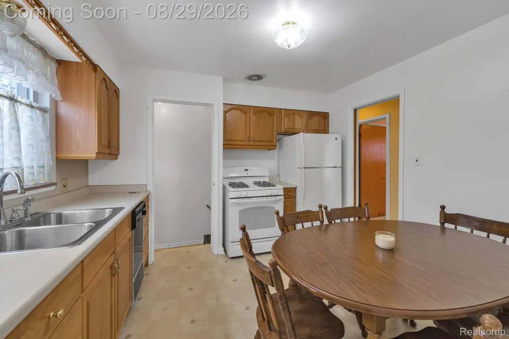 141 Robindale Avenue Dearborn City, MI 48128