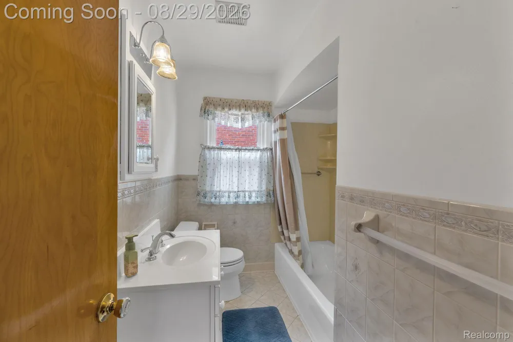 141 Robindale Avenue Dearborn City, MI 48128