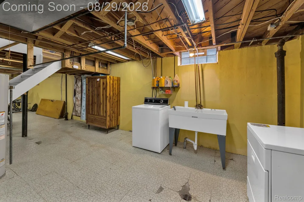 141 Robindale Avenue Dearborn City, MI 48128