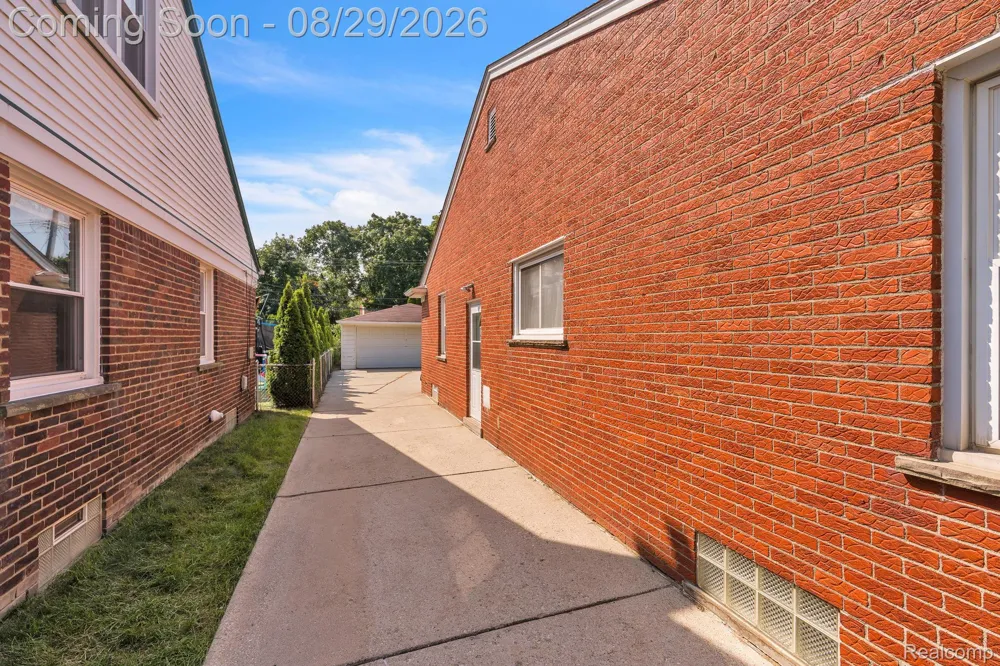 141 Robindale Avenue Dearborn City, MI 48128