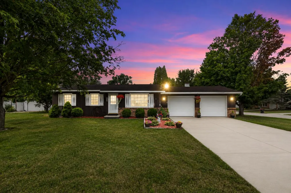 20600 Ross Parkway Green Charter Township, MI 49307
