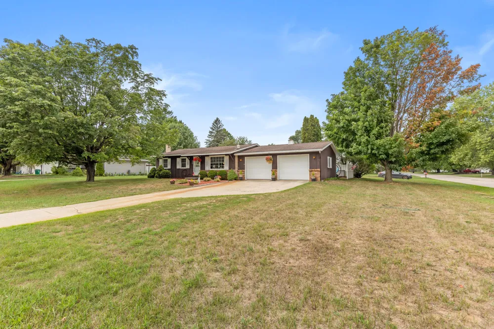 20600 Ross Parkway Green Charter Township, MI 49307