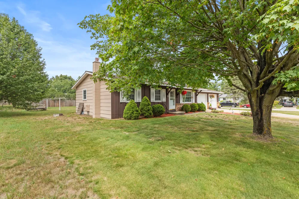 20600 Ross Parkway Green Charter Township, MI 49307