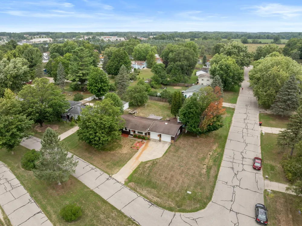20600 Ross Parkway Green Charter Township, MI 49307