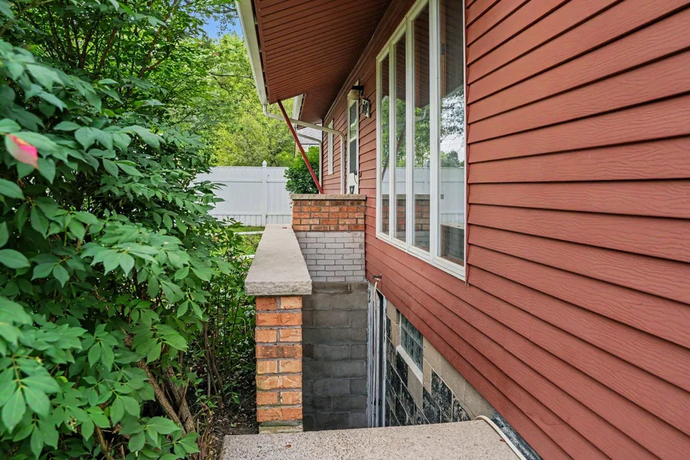 8722 S Sprinkle Road Portage City, MI 49002