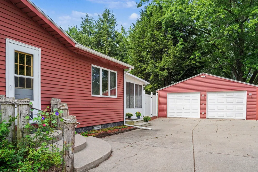 8722 S Sprinkle Road Portage City, MI 49002