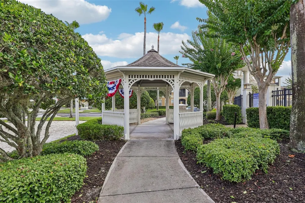8168 BOAT HOOK LOOP #303 Windermere, FL 34786
