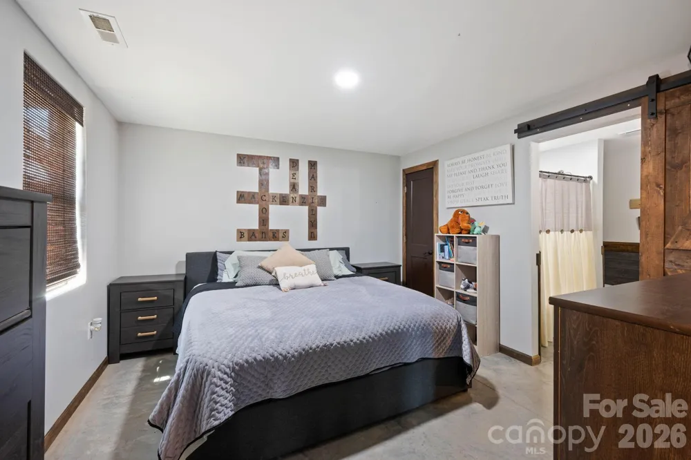 7562 Long Island Road Catawba, NC 28609