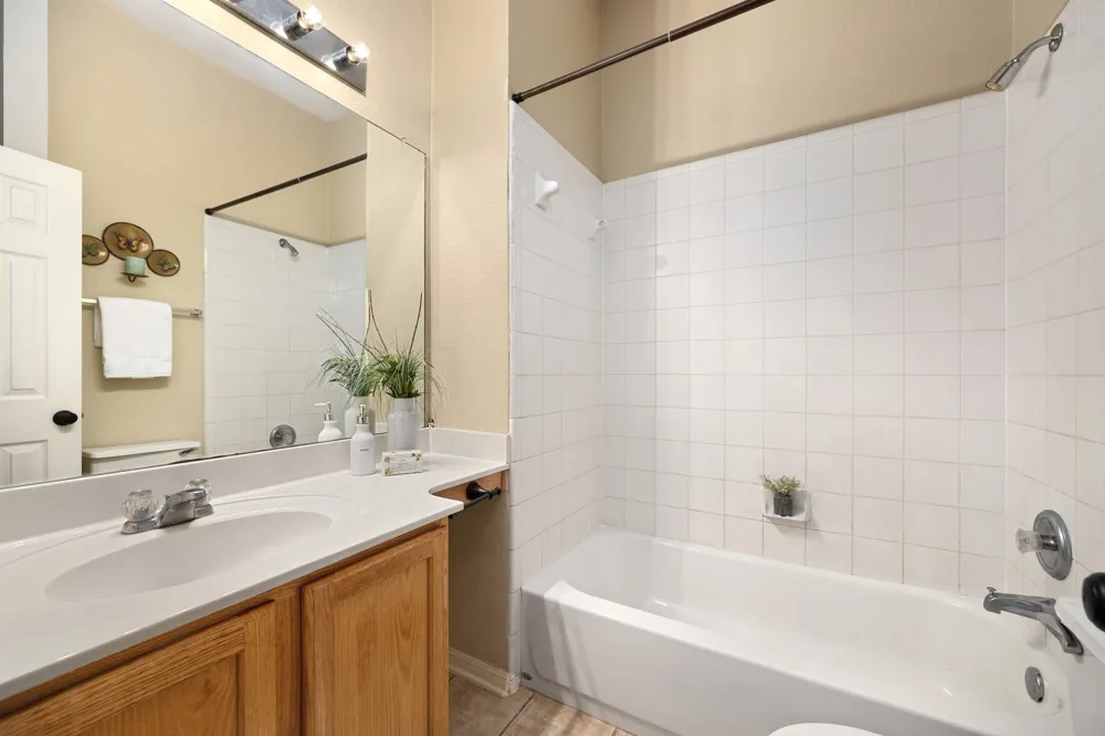 122 Holland Street Hutto, TX 78634
