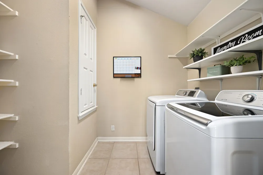 122 Holland Street Hutto, TX 78634