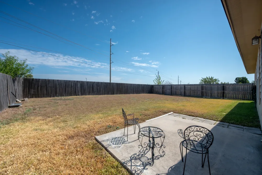 122 Holland Street Hutto, TX 78634