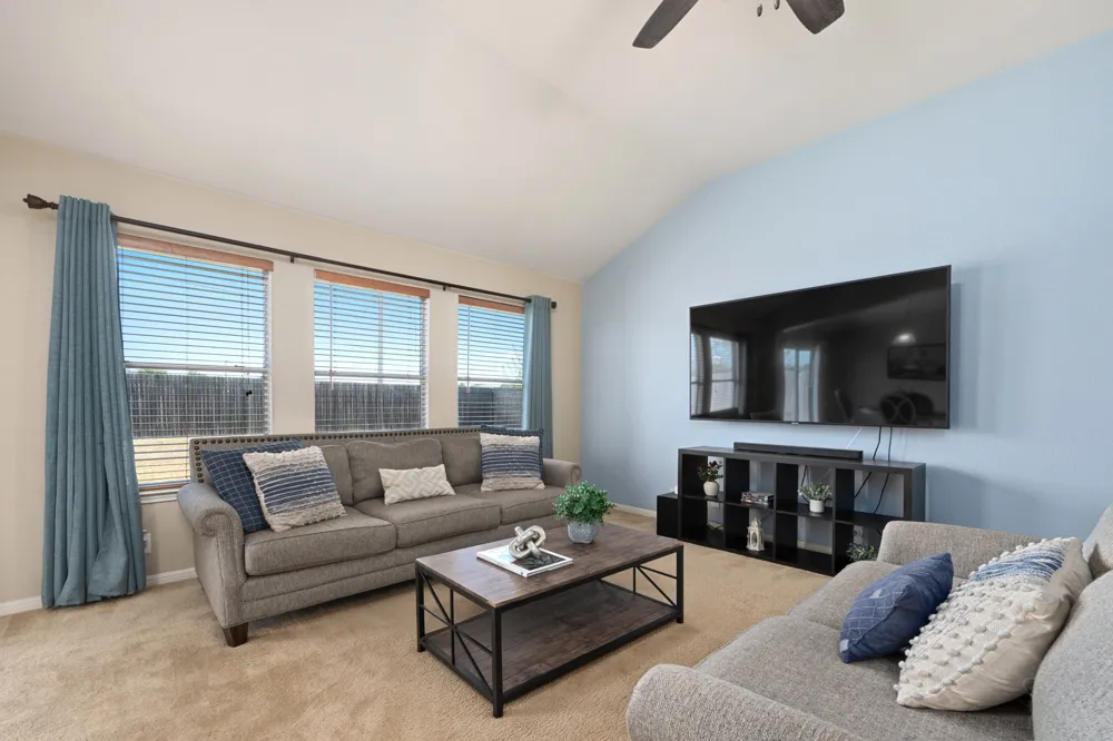 122 Holland Street Hutto, TX 78634