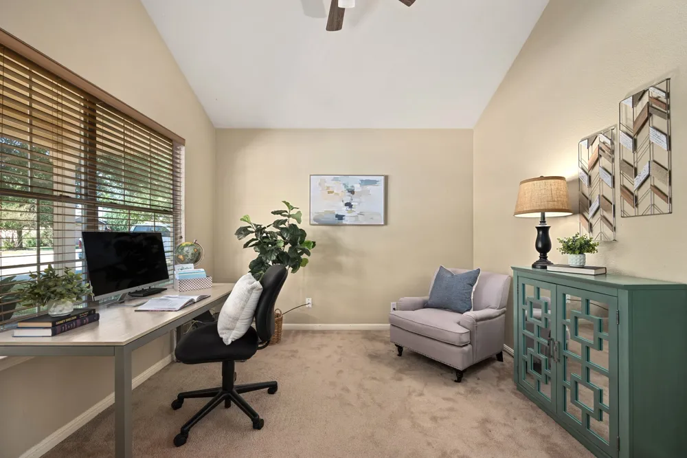 122 Holland Street Hutto, TX 78634