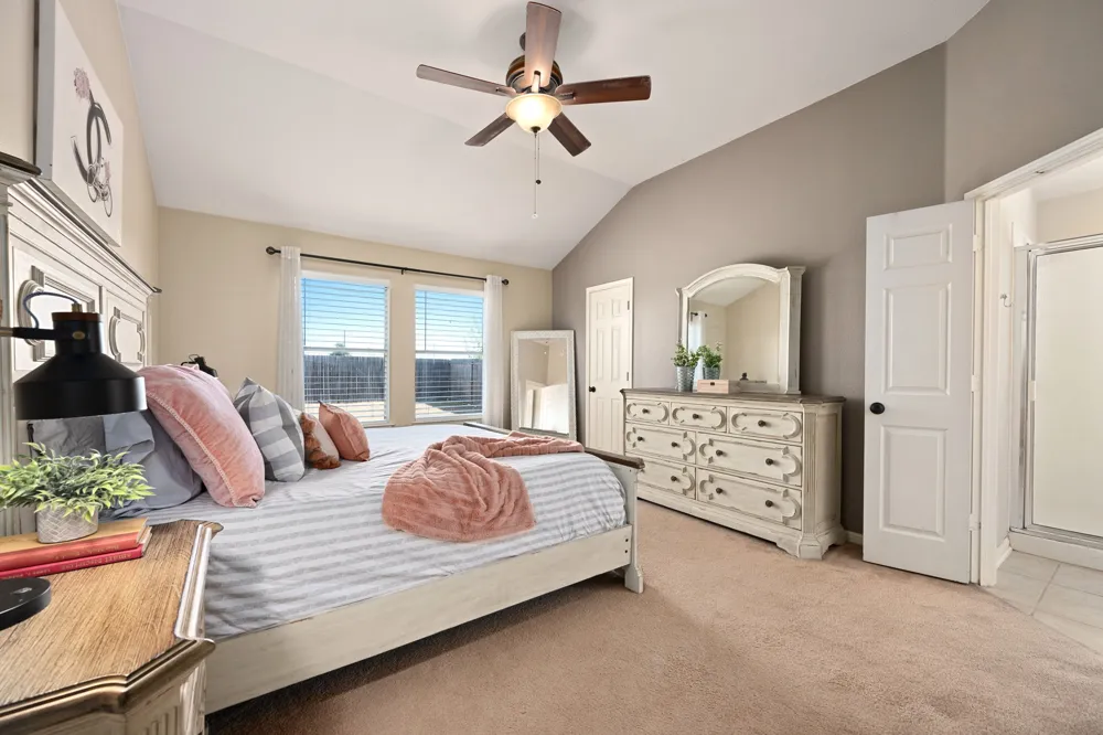 122 Holland Street Hutto, TX 78634