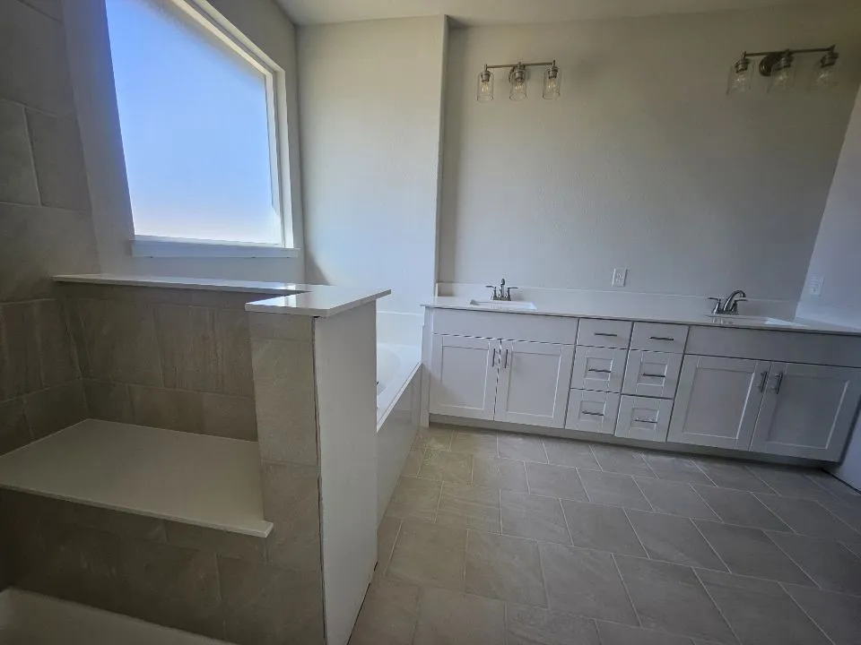 806 Silverleaf Drive Ennis, TX 75119