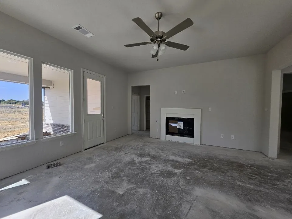 806 Silverleaf Drive Ennis, TX 75119