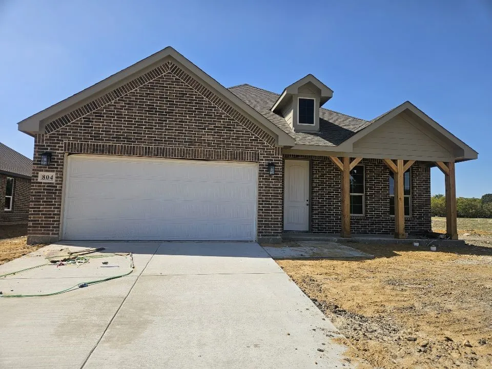 804 Silverleaf Drive Ennis, TX 75119