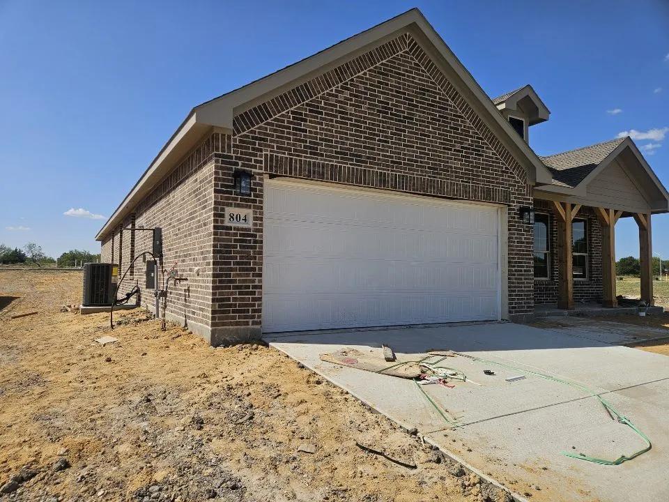 804 Silverleaf Drive Ennis, TX 75119