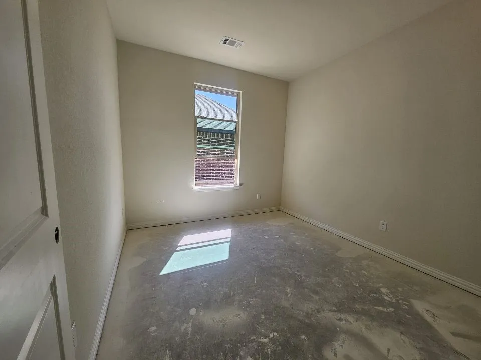 804 Silverleaf Drive Ennis, TX 75119
