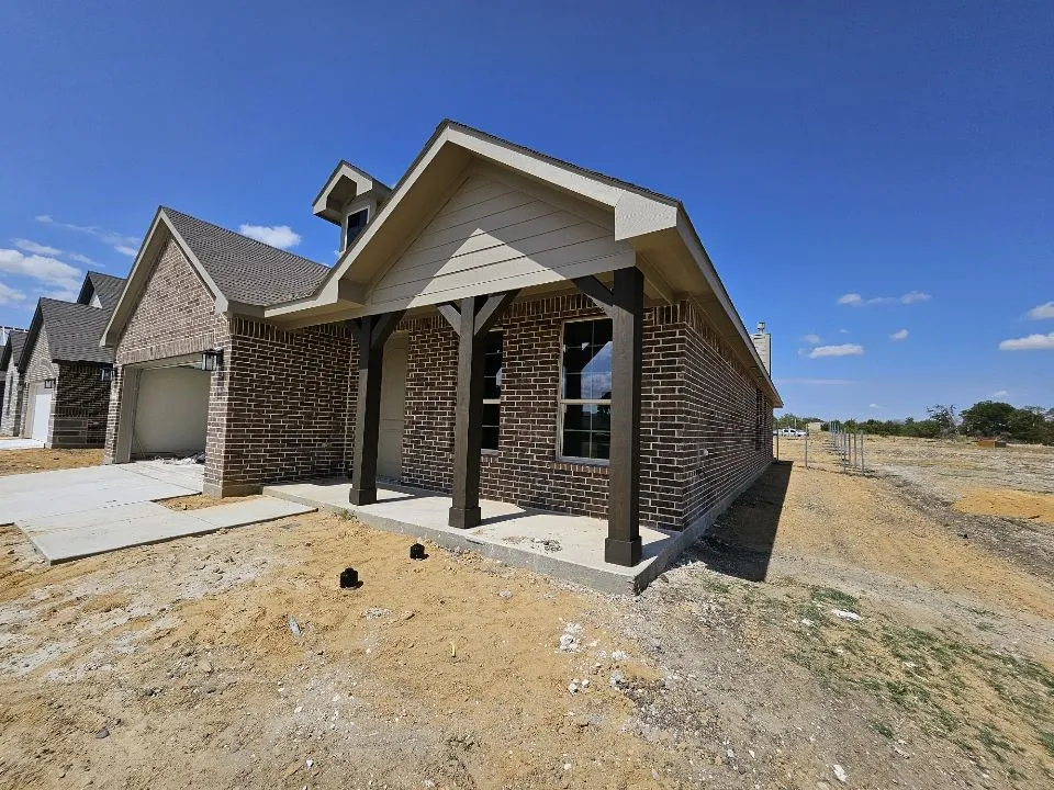 804 Silverleaf Drive Ennis, TX 75119