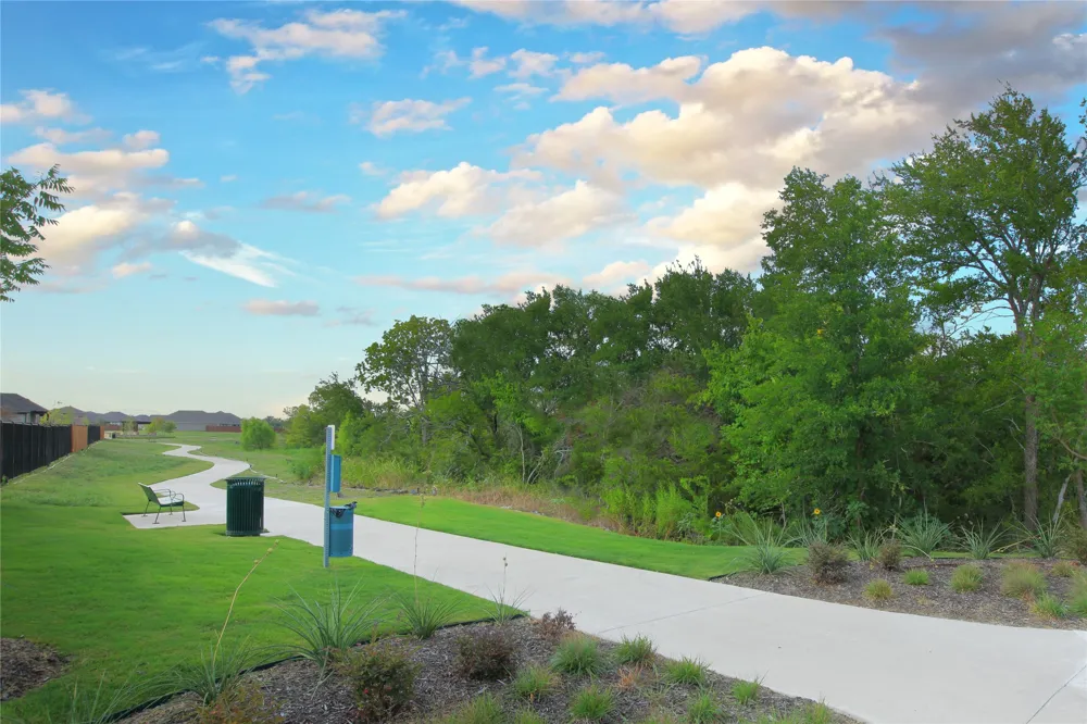 833 Gentle Bird Drive Lavon, TX 75166