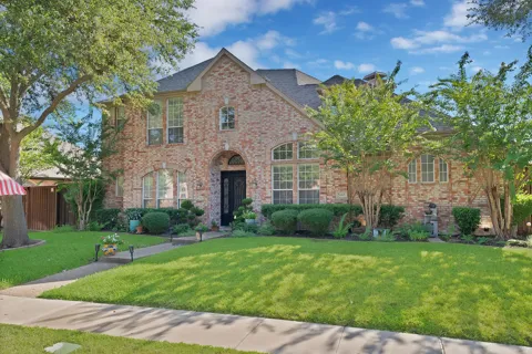 2605 Saratoga Drive