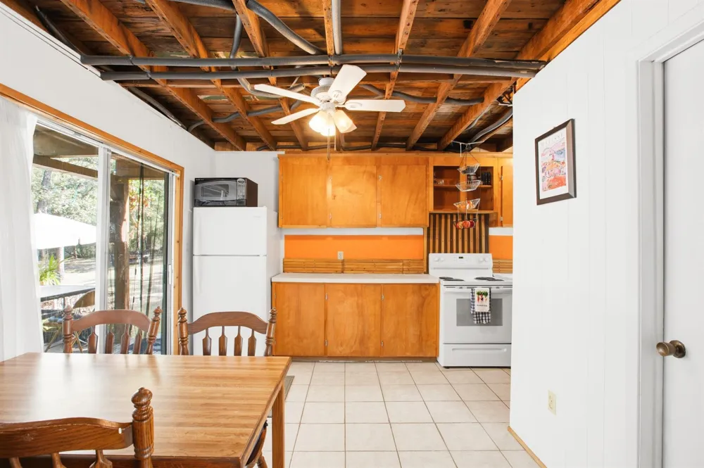 333 Woodvine Lane Somerville, TX 77879