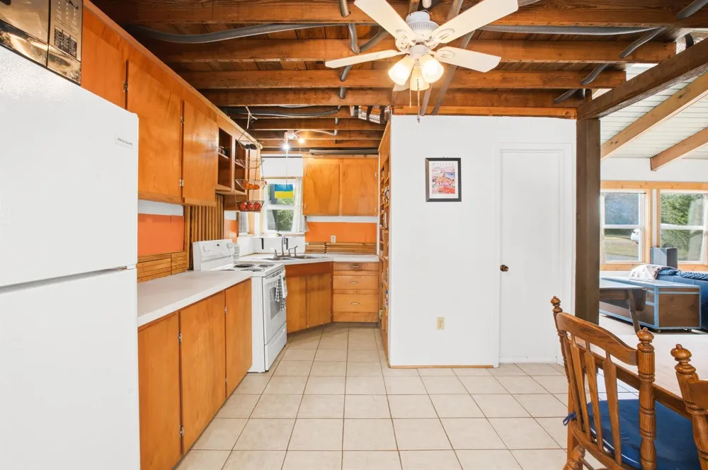 333 Woodvine Lane Somerville, TX 77879
