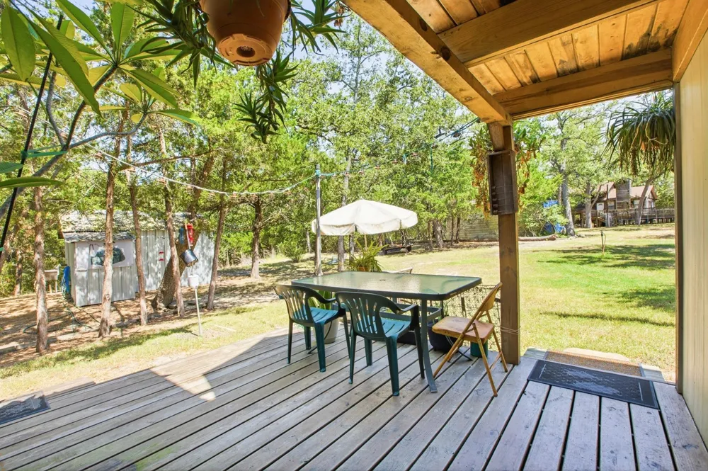 333 Woodvine Lane Somerville, TX 77879