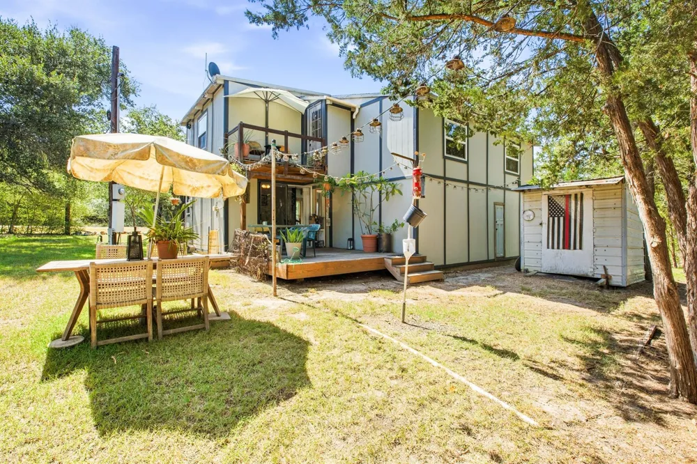 333 Woodvine Lane Somerville, TX 77879