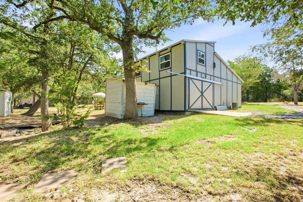333 Woodvine Lane Somerville, TX 77879