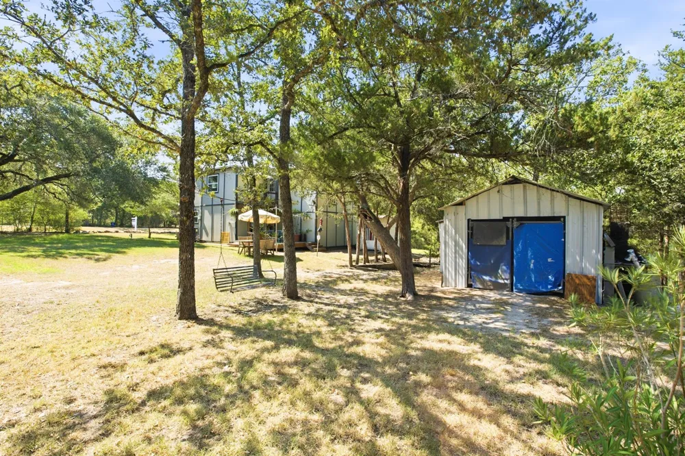 333 Woodvine Lane Somerville, TX 77879