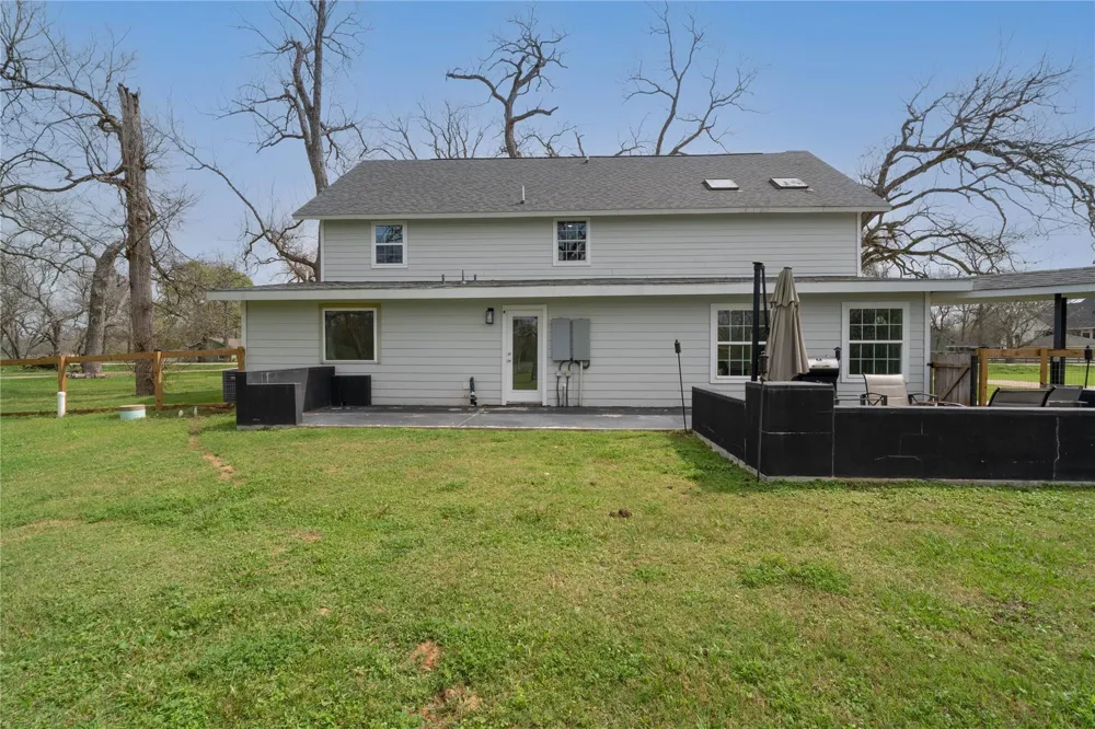 1635 Pony Lane Wallis, TX 77485