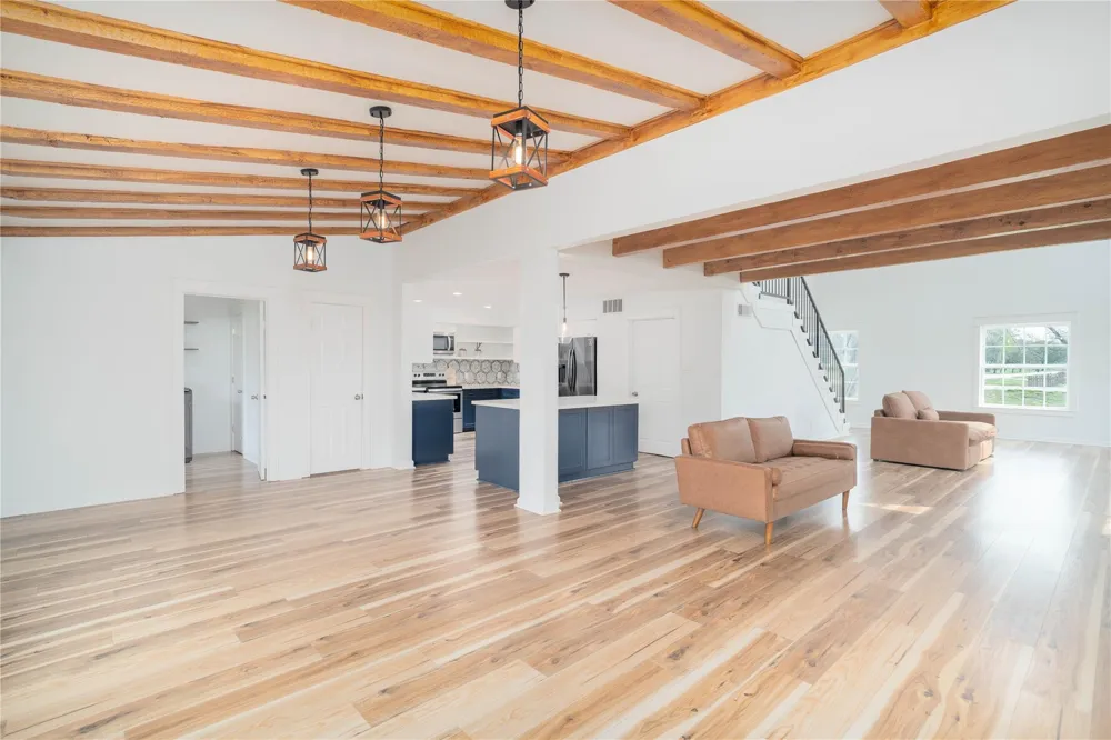 1635 Pony Lane Wallis, TX 77485