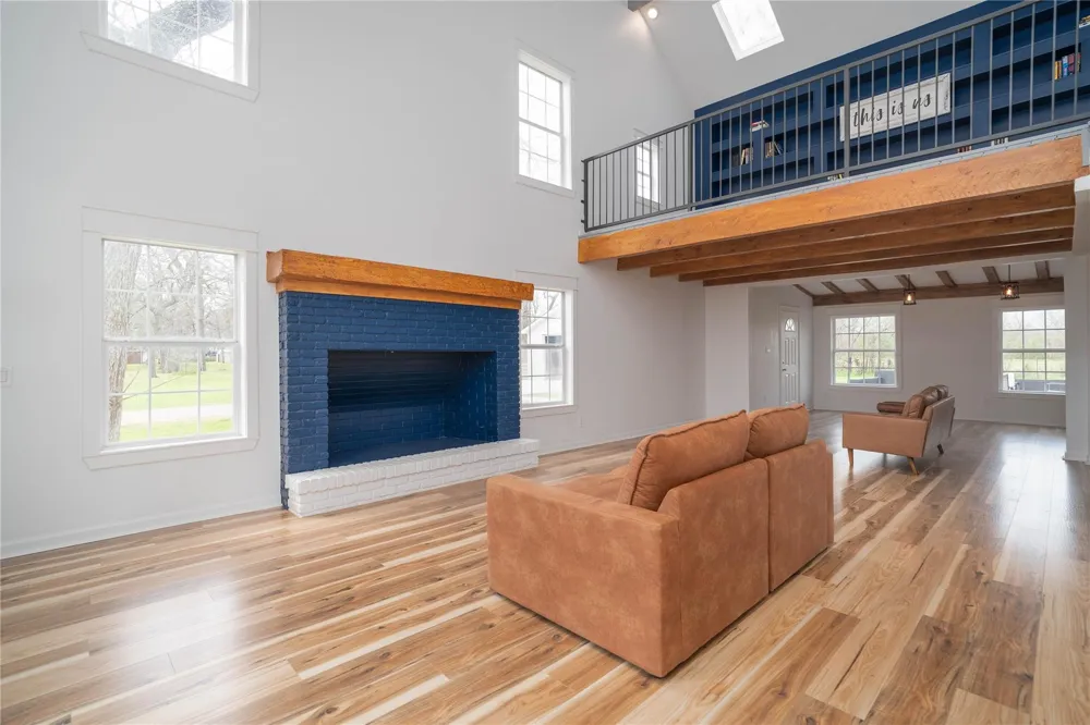 1635 Pony Lane Wallis, TX 77485