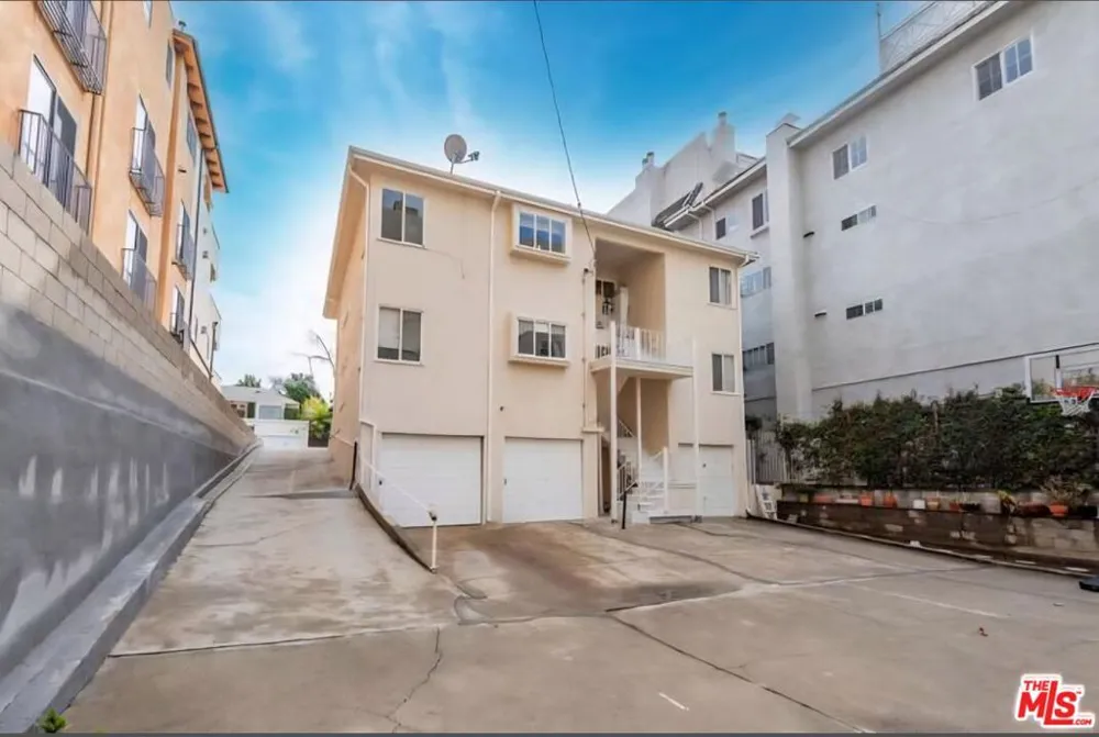 10529 Ashton Avenue Los Angeles, CA 90024