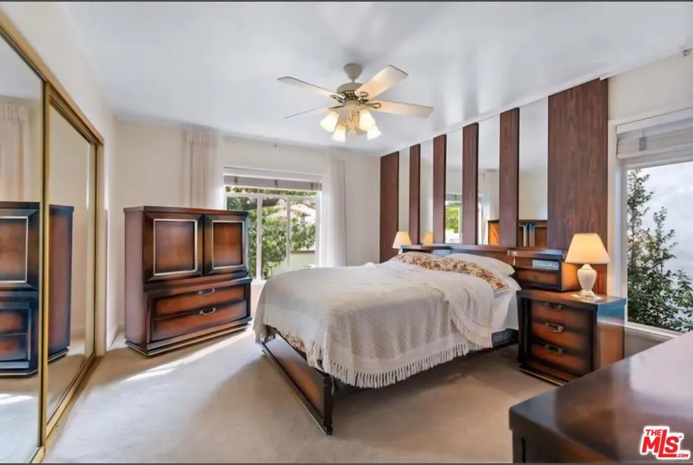 10529 Ashton Avenue Los Angeles, CA 90024