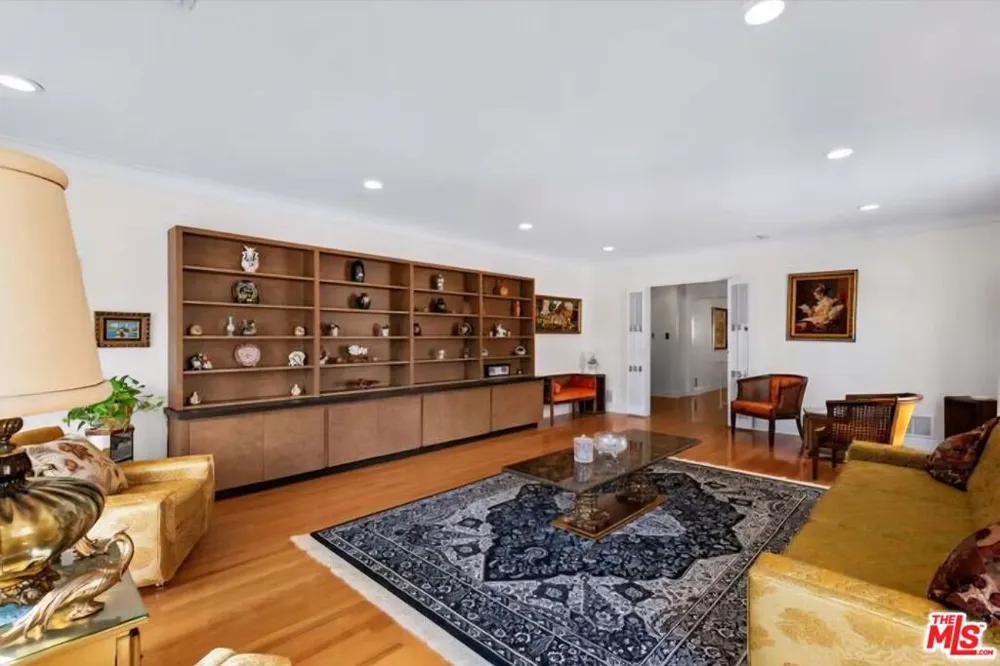 10529 Ashton Avenue Los Angeles, CA 90024