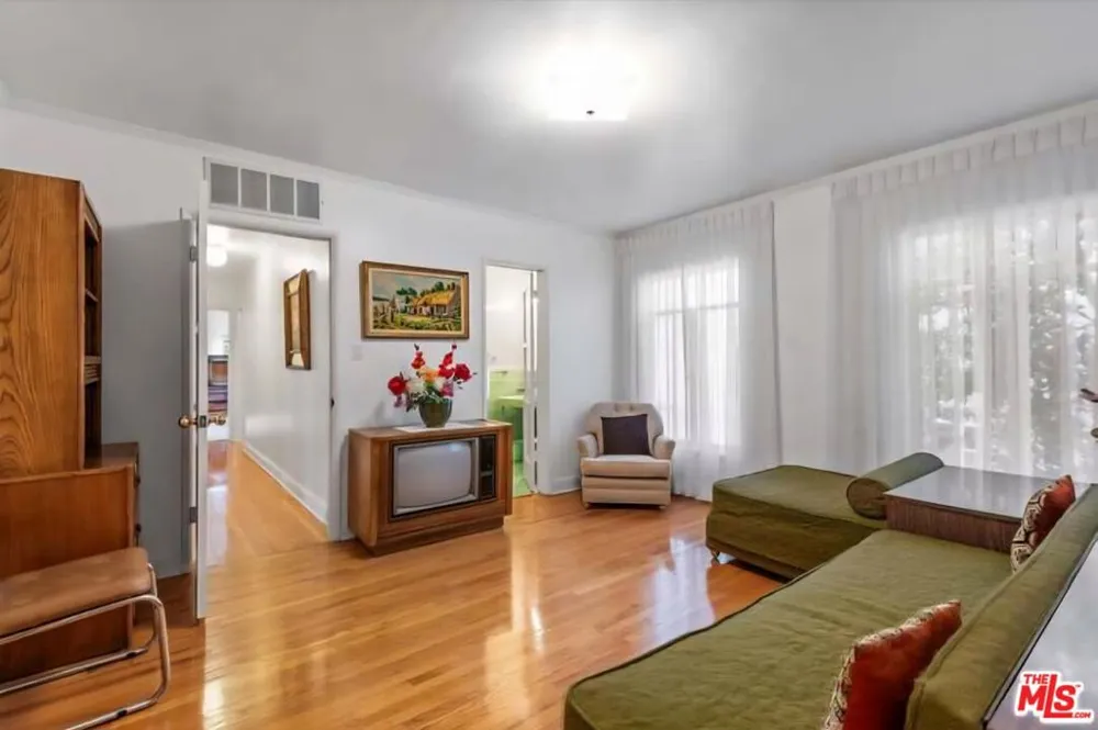 10529 Ashton Avenue Los Angeles, CA 90024