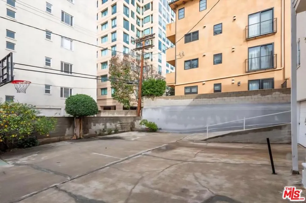 10529 Ashton Avenue Los Angeles, CA 90024