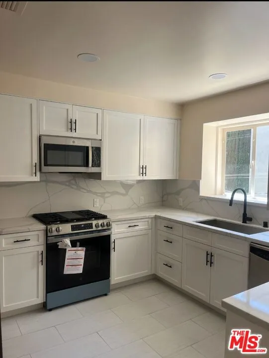 10529 Ashton Avenue Los Angeles, CA 90024