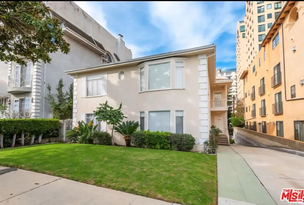10529 Ashton Avenue Los Angeles, CA 90024