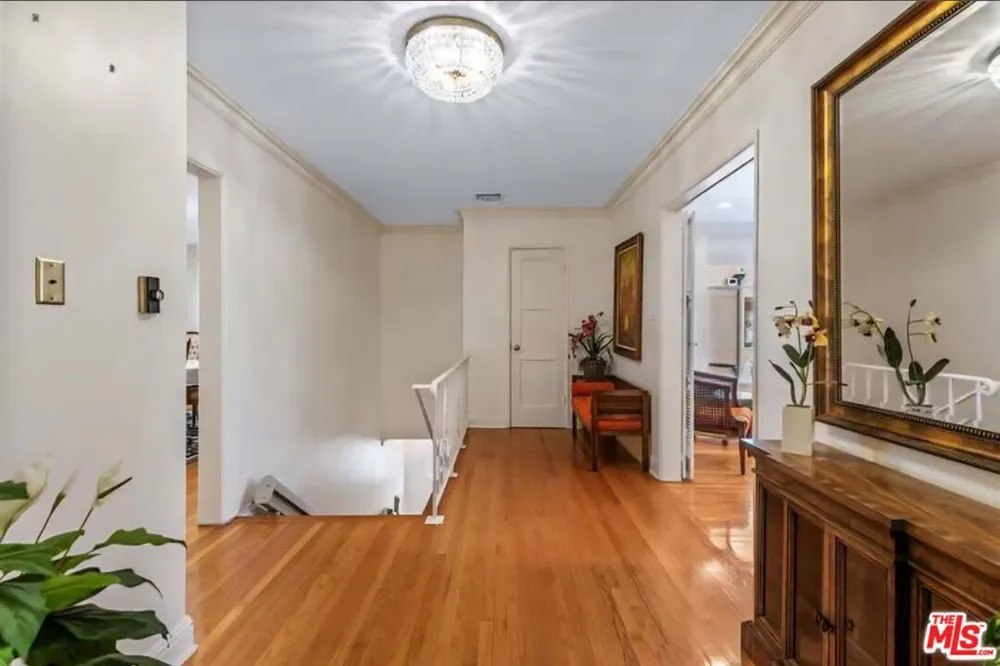 10529 Ashton Avenue Los Angeles, CA 90024
