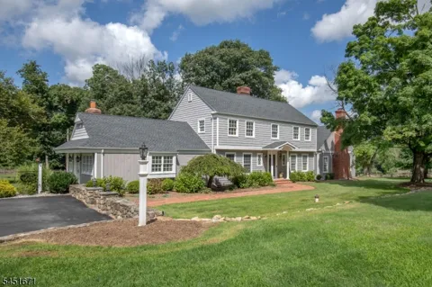 5 Scarlet Oak Rd